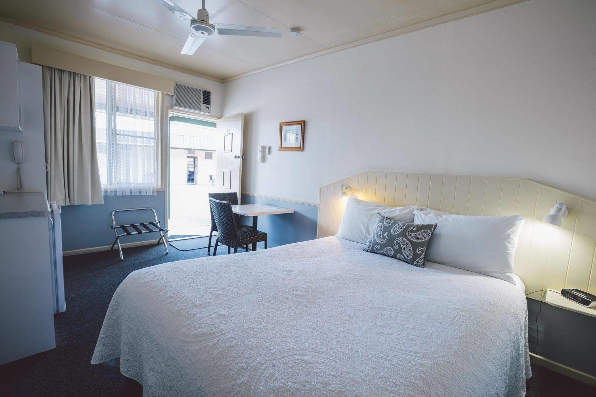 Boulevard Motel Stanthorpe Buitenkant foto